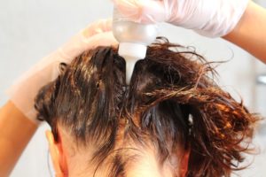 How to Apply Hair Colour Like a Professional at Home