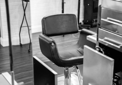 How a Salon Dryer Chair Impacts Client Experience and Retention
